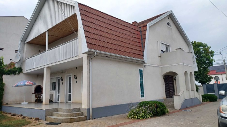 Casa deosebita de vanzare - Poză 2