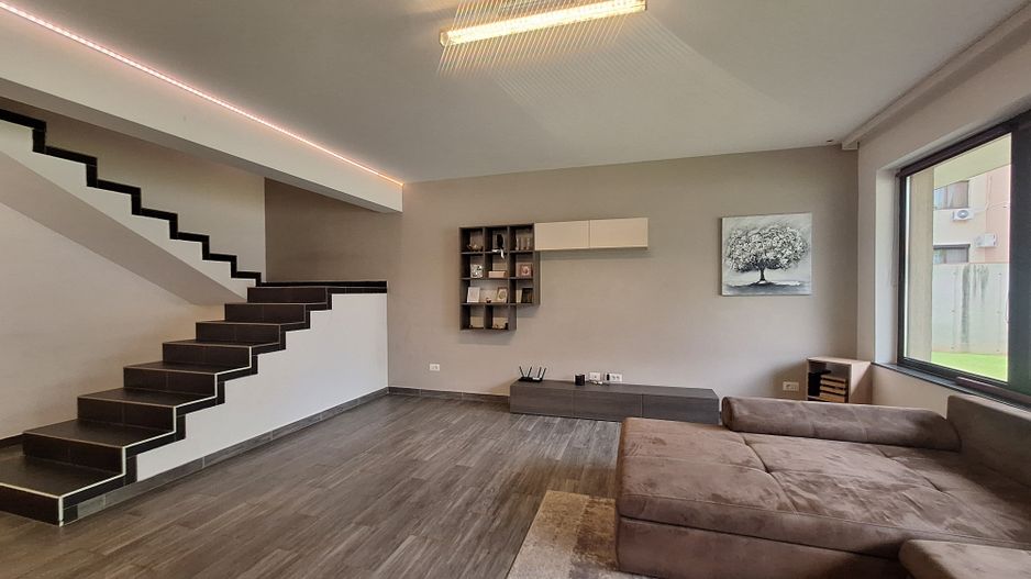 Duplex 4 cam 3 bai parcare&curte Prelungirea Ghence str. Maracineni - Poză 3