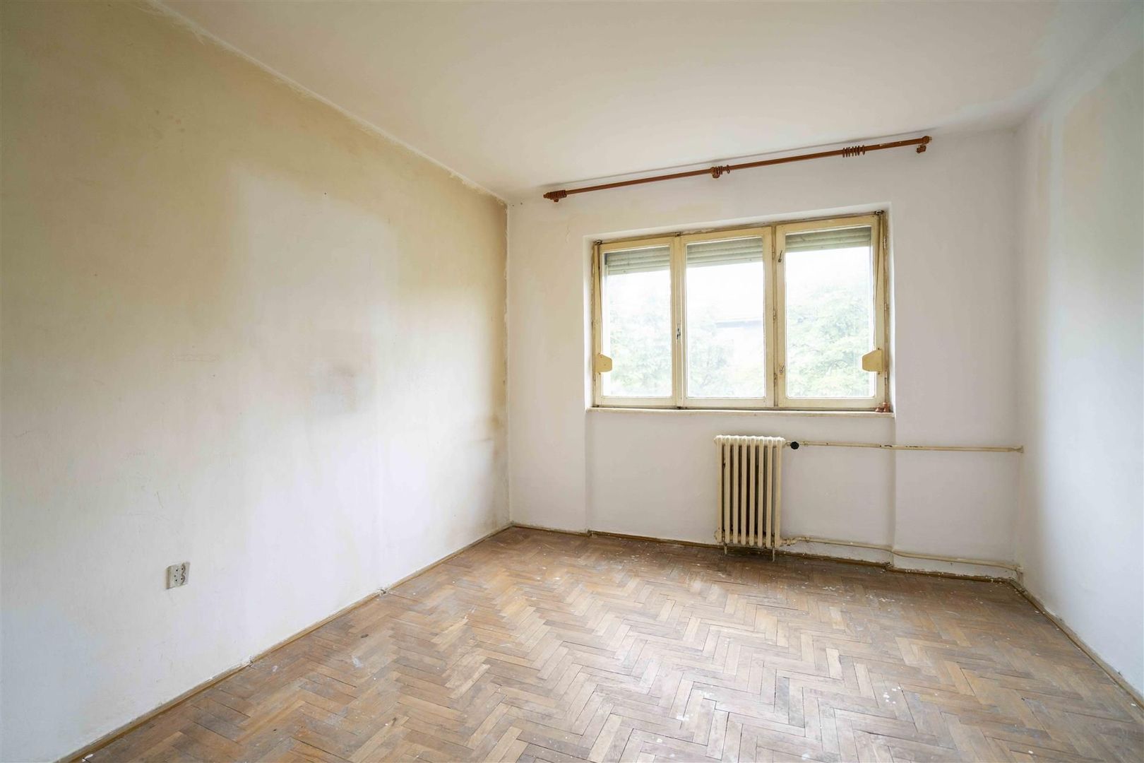 APARTAMENT CU 2 CAMERE DECOMANDAT ZONA ROGERIUS - Poză 3