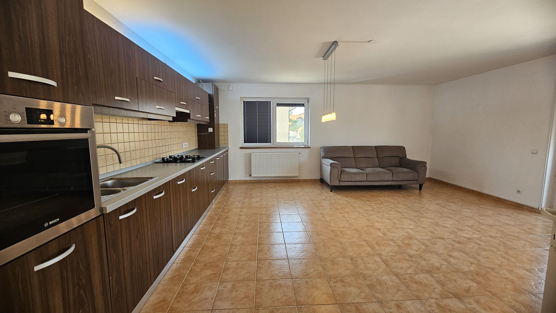 Apartament de inchiriat 6 camere 179 mp Etaj 2 + mansardă - Poză 1
