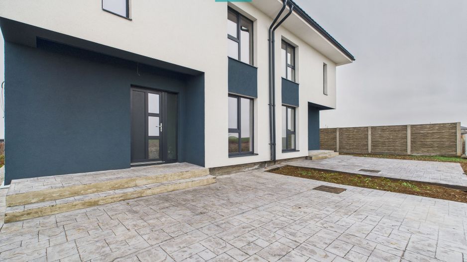 Duplex semi-finisat cu 3 camere, 3 băi în Pișchia - Poză 1