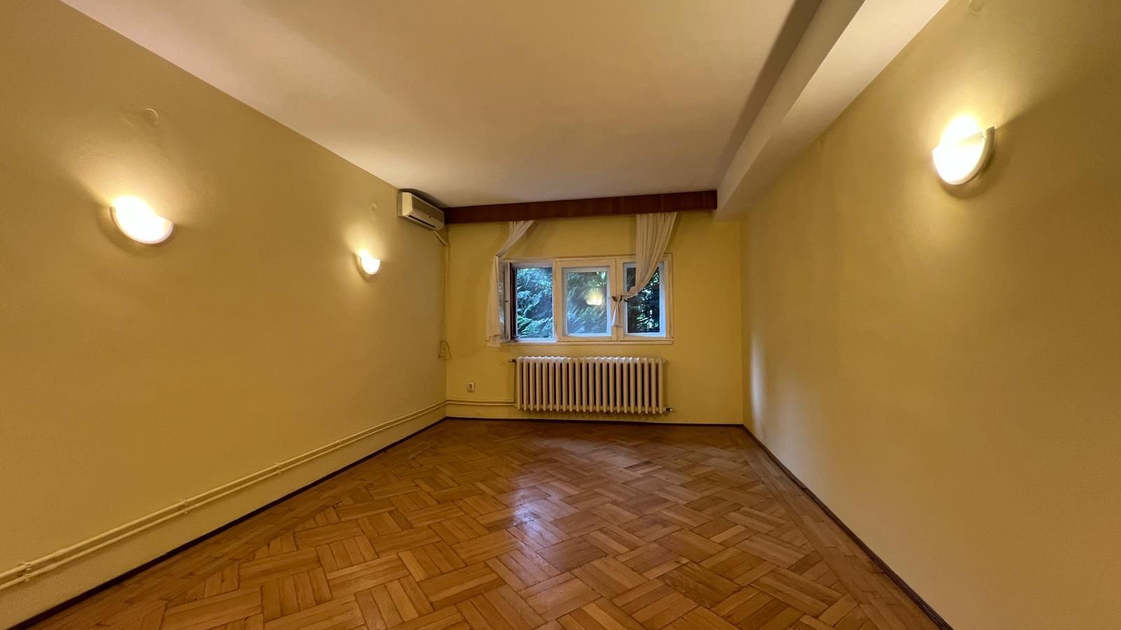 Apartament in vila cu 5 camere si curte proprie | Domenii - Casin - Poză 8
