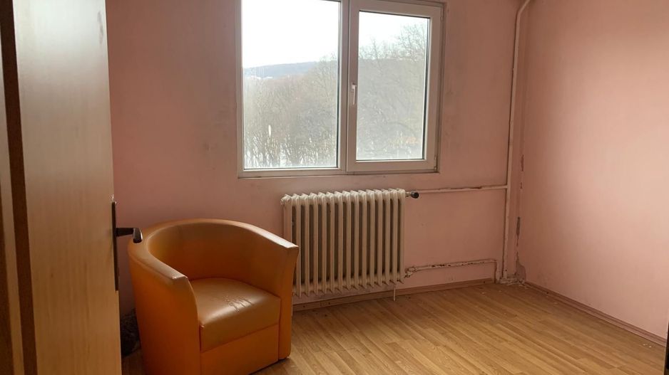 Apartament 3 camere semidecomandat 43 mp Manastur - Poză 1