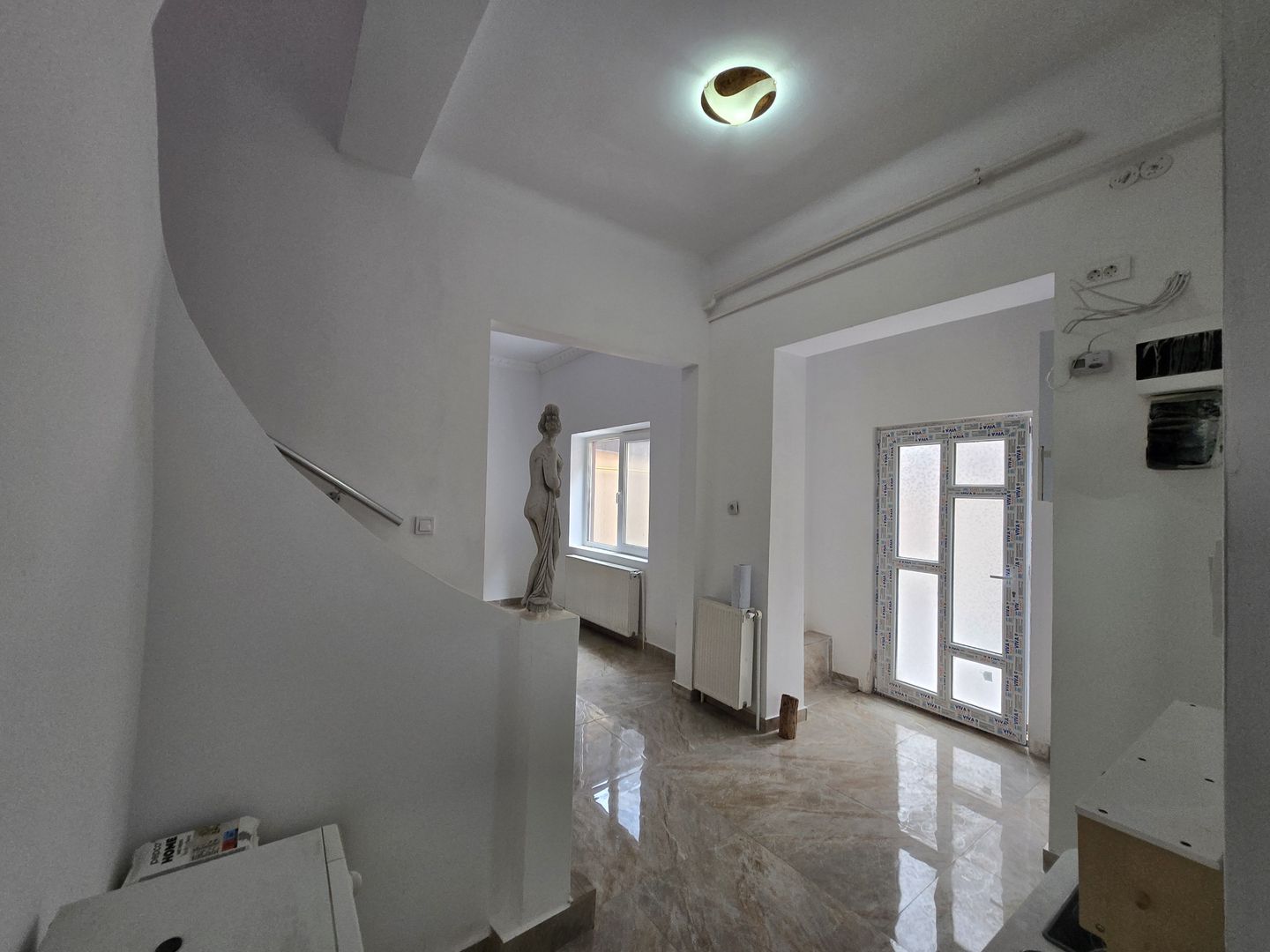 Casa renovata 105mp utili si curte libera 45mp -Eroii Revolutiei - Poză 7