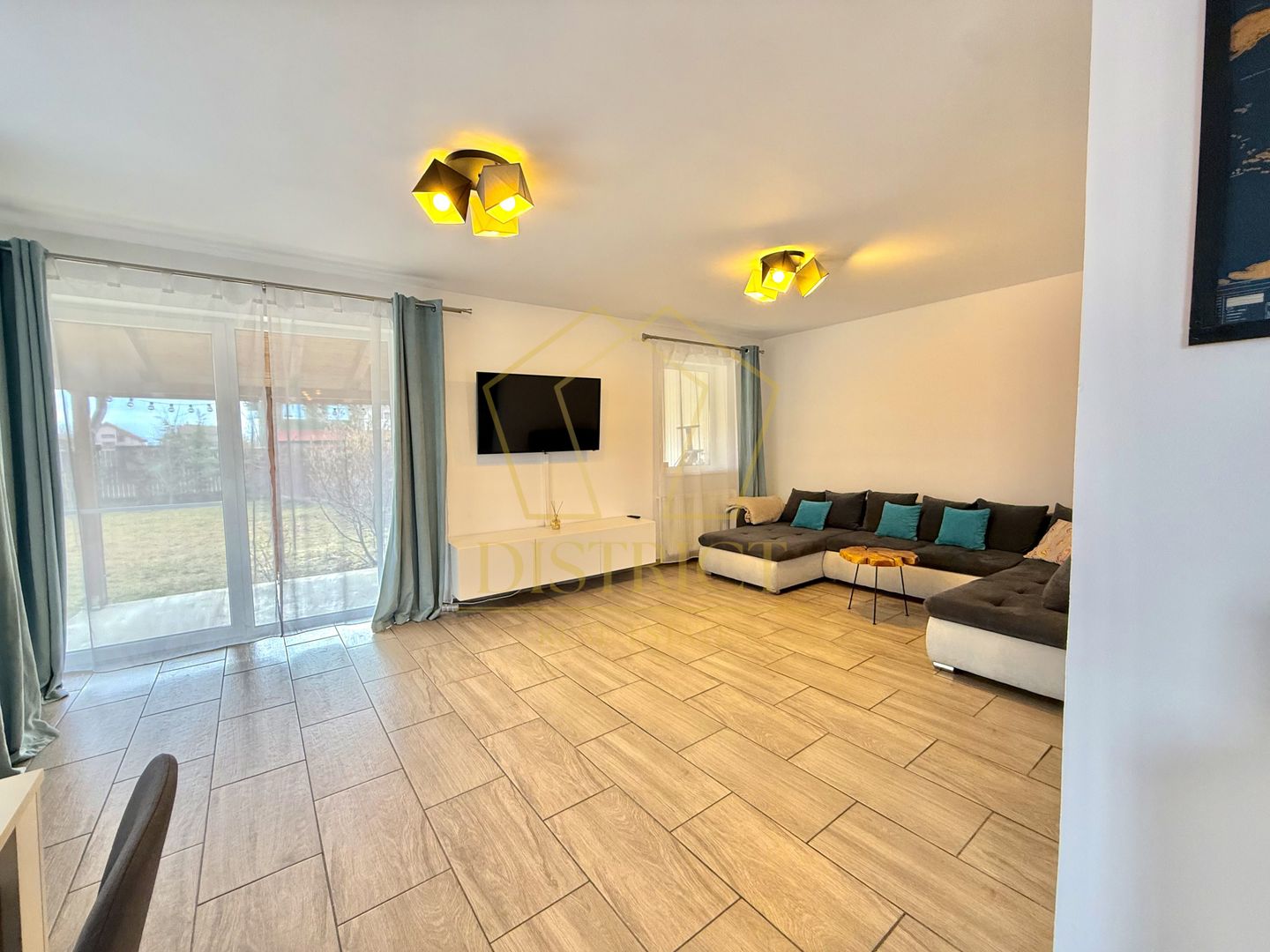 Duplex 4 camere cu curte proprie | Sanandrei | COMISION 0% - Poză 2