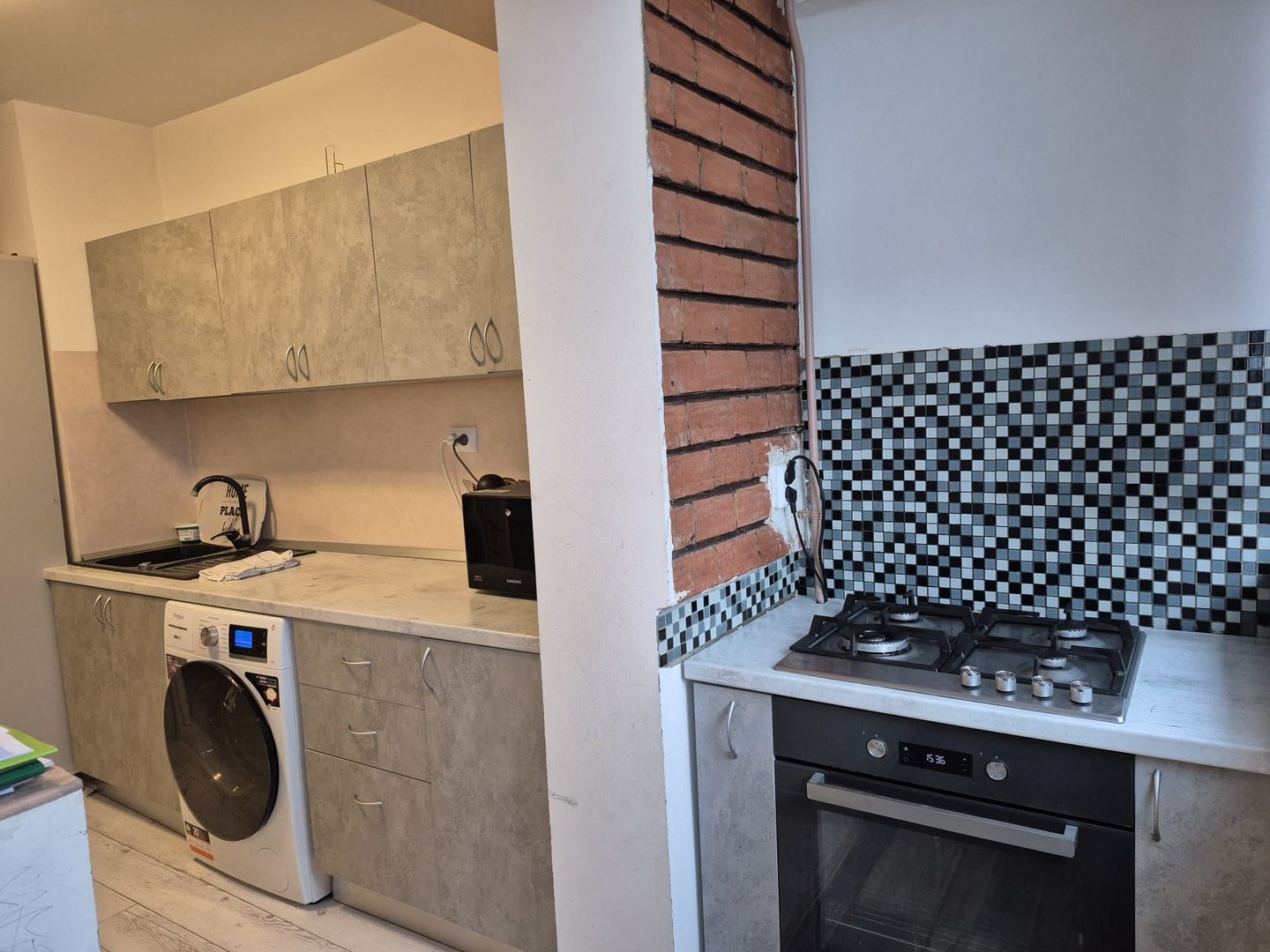 Apartament spațios in  Mazepa 1 - 3 camere, 2 băi, etaj 2 - Poză 12