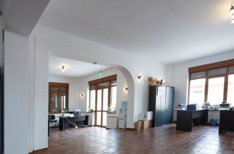 Vila cu 750 mp utili si teren de 1.480 mp in Erou Iancu Nicolae - Poză 13