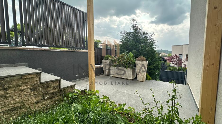 Apartament in vila cu panorama deosebita si garaj! - Poză 14