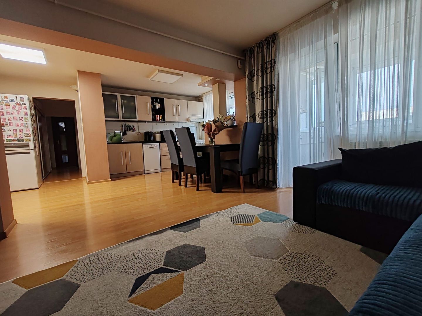 Apartament 4 camere, decomandat,  Micro 20 - COMISION 0% PENTRU CUMPĂRĂTOR! - Poză 1