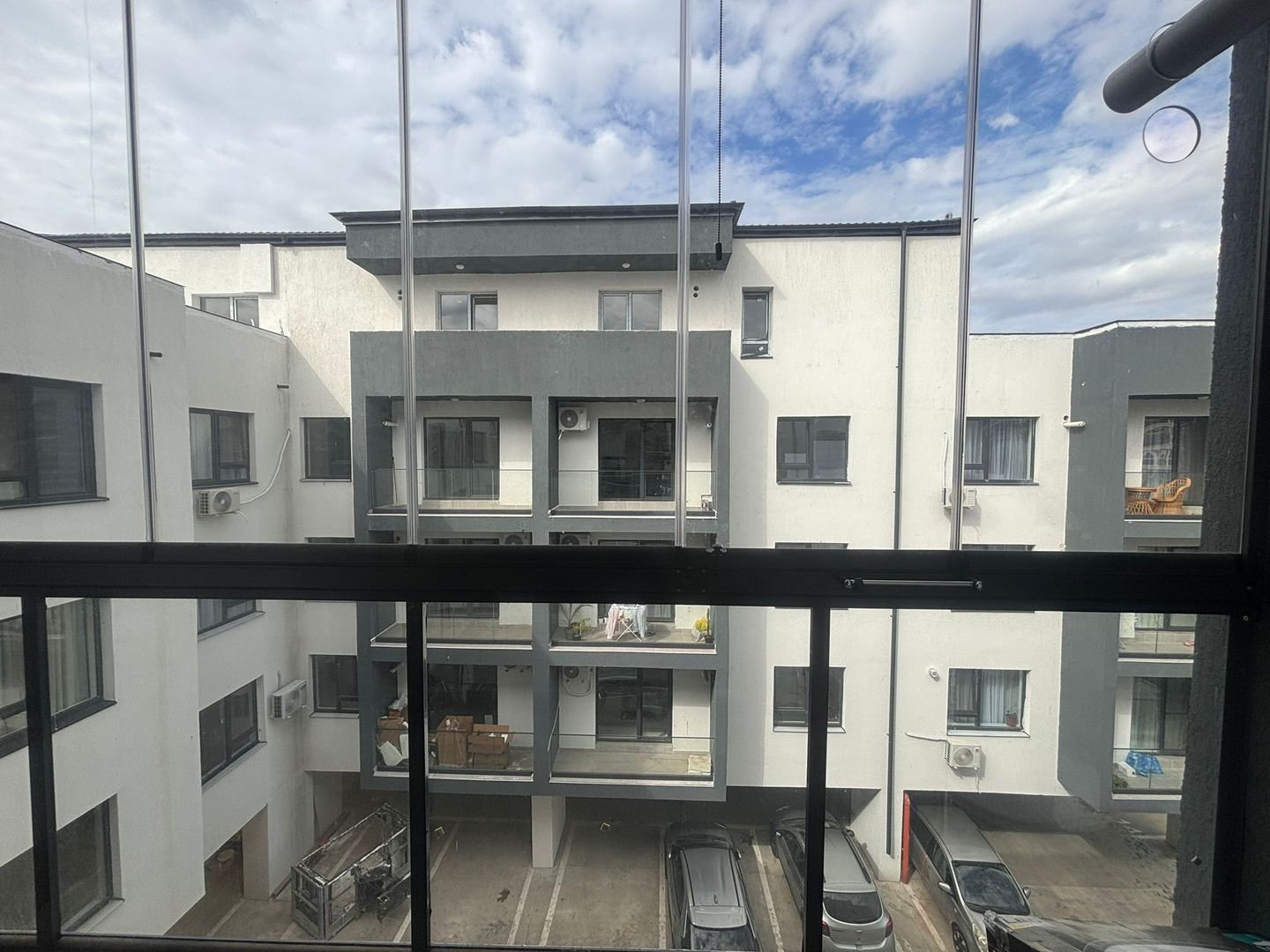 Apartament 2cam - bloc nou centrala termica, metrou 5 min, loc de parcare - Poză 11