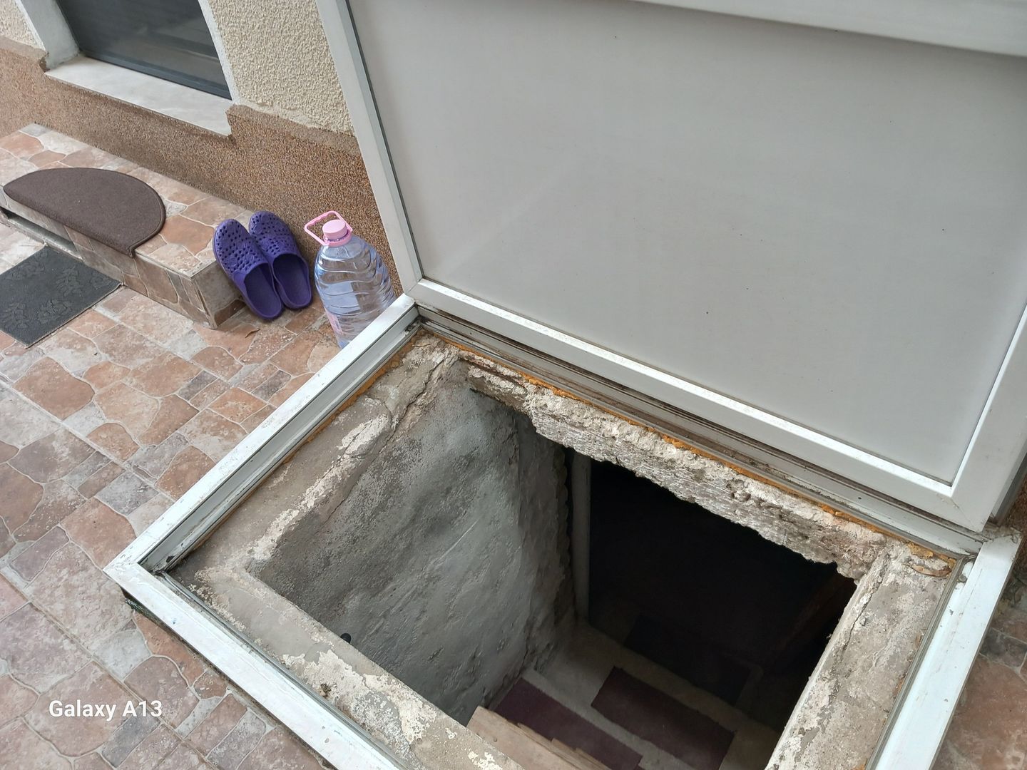 BRASADAS vinde casa curte comuna 3 cam 77mp HALA TRAIAN - Poză 7