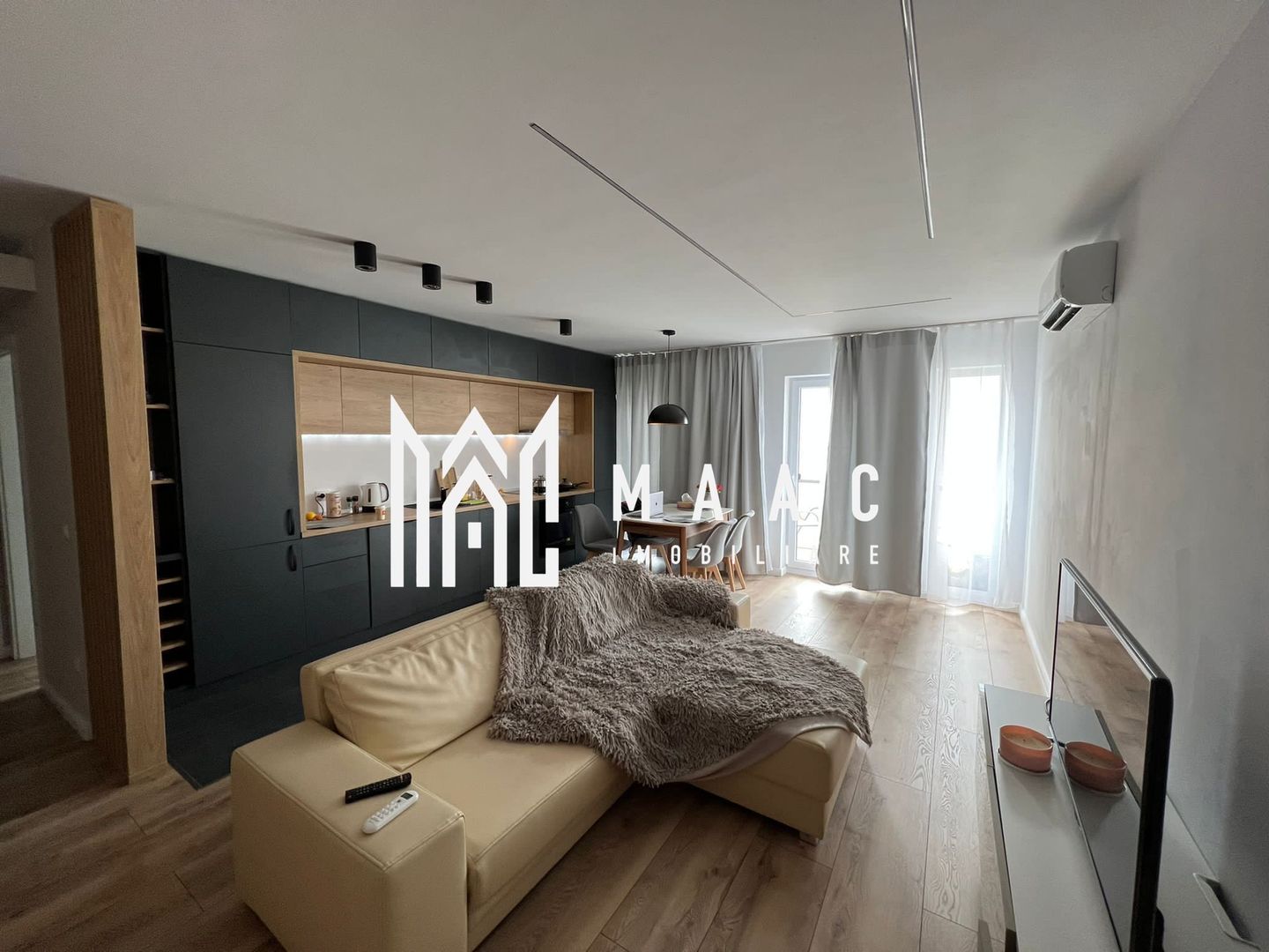 Apartament 2 camere | Garaj | Balcon | Lift | Central - Poză 1