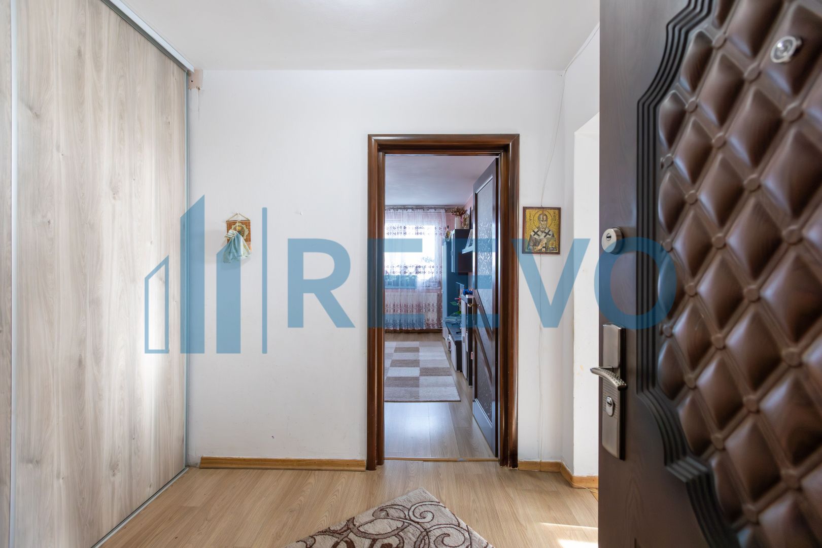 Apartament de vanzare cu doua camere, decomandat - str Cornisa Bistritei Bacau! - Poză 2