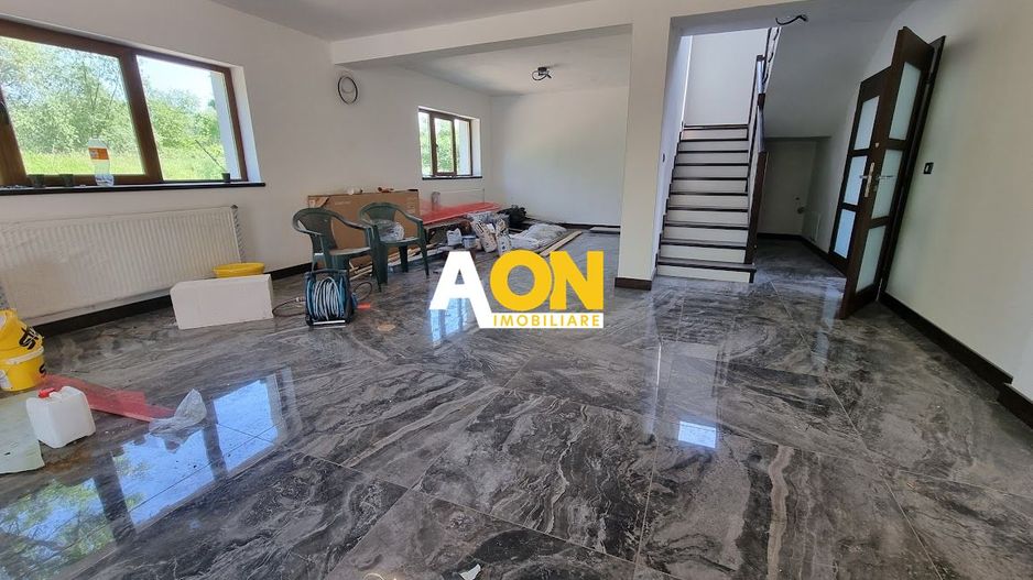 Casă modernă cu 3 dormitoare, terasă și teren generos - Poză 4