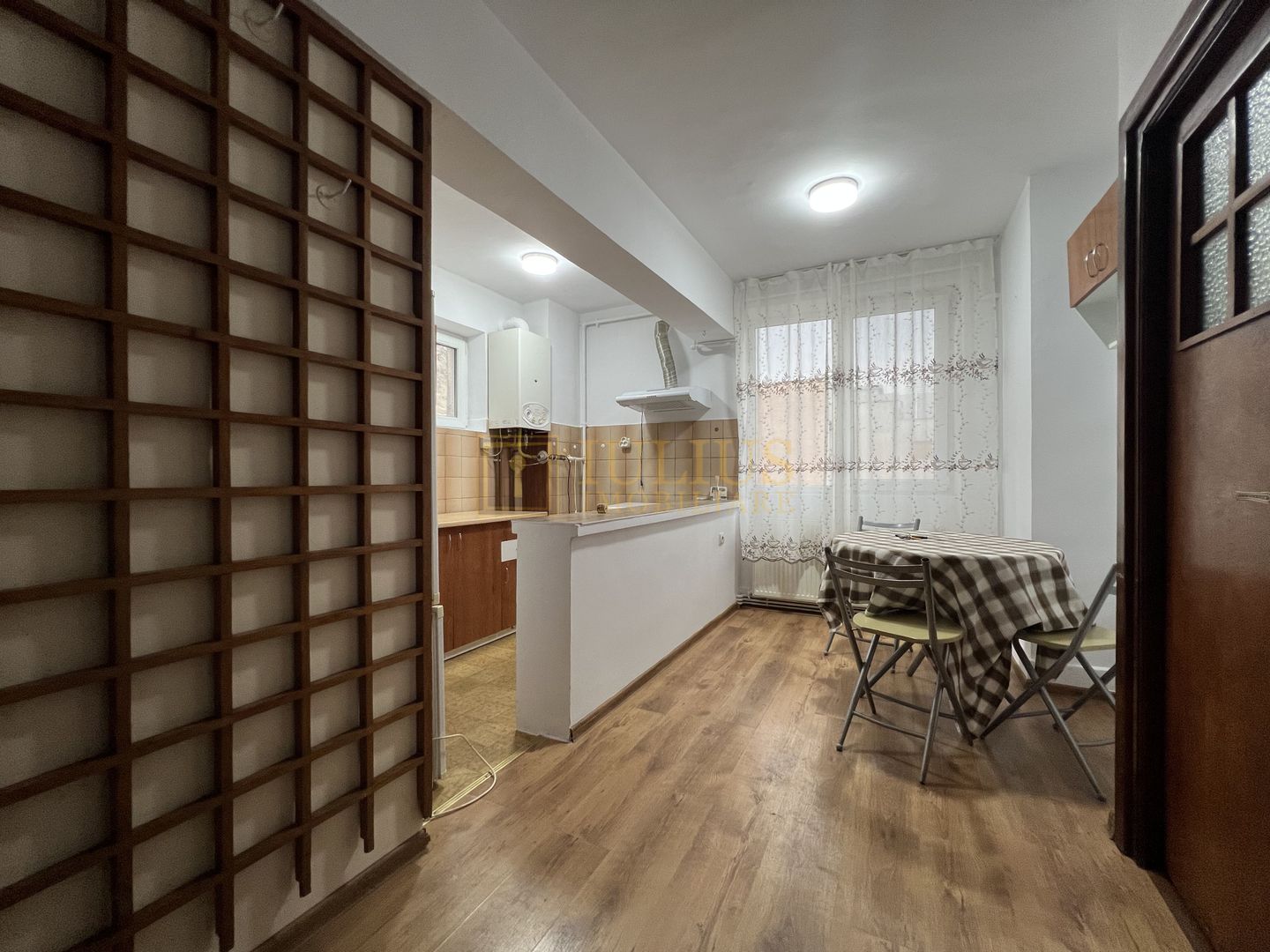 Piata Unirii; dormitor +birou;parcare privata si boxa (centrala proprie si ctr.) - Poză 17