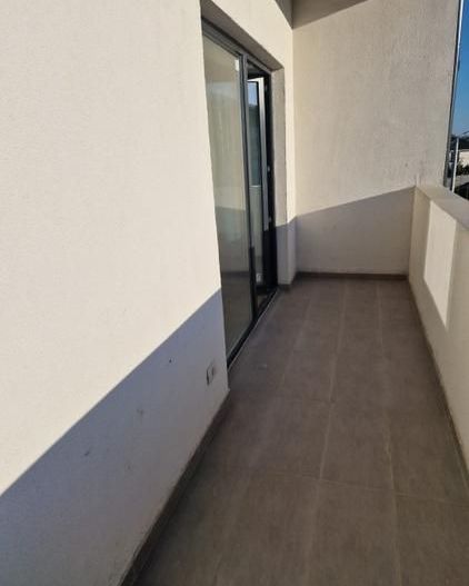 Propietar inchriez ap cu 2 camere mobilat utilat decomandat incalzire in pardose - Poză 3