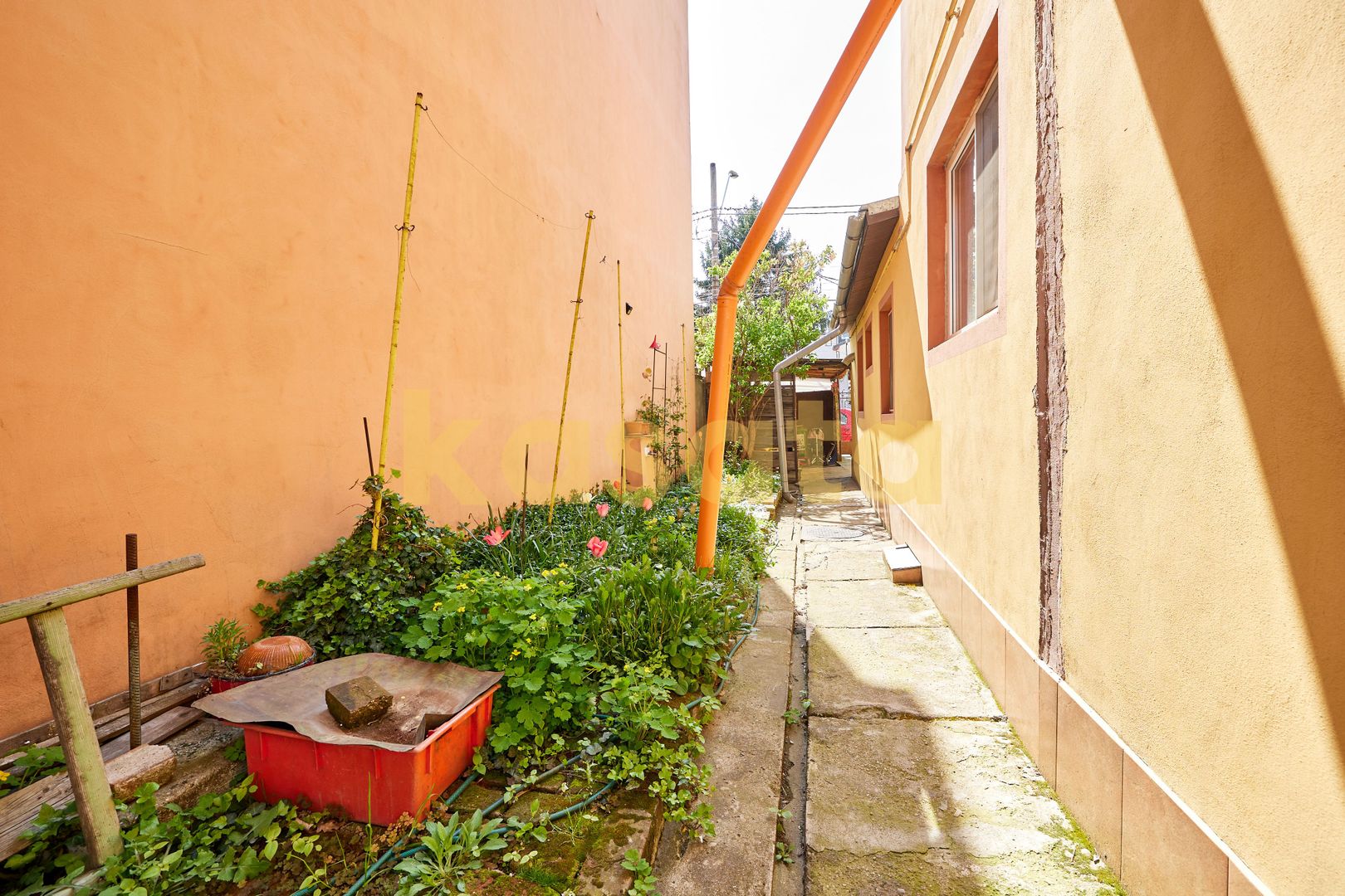 Casă cu 4 camere si curte | zona Regie | teren 252 mp - Poză 22