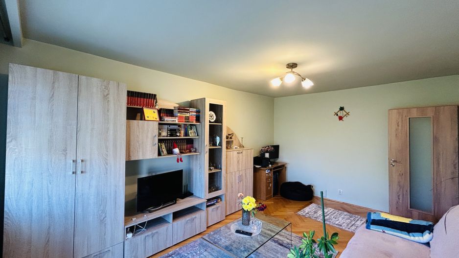 Apartament decomandat, cu 3 camere, 2 bai, 2 balcoane - Zona Strand - Poză 17
