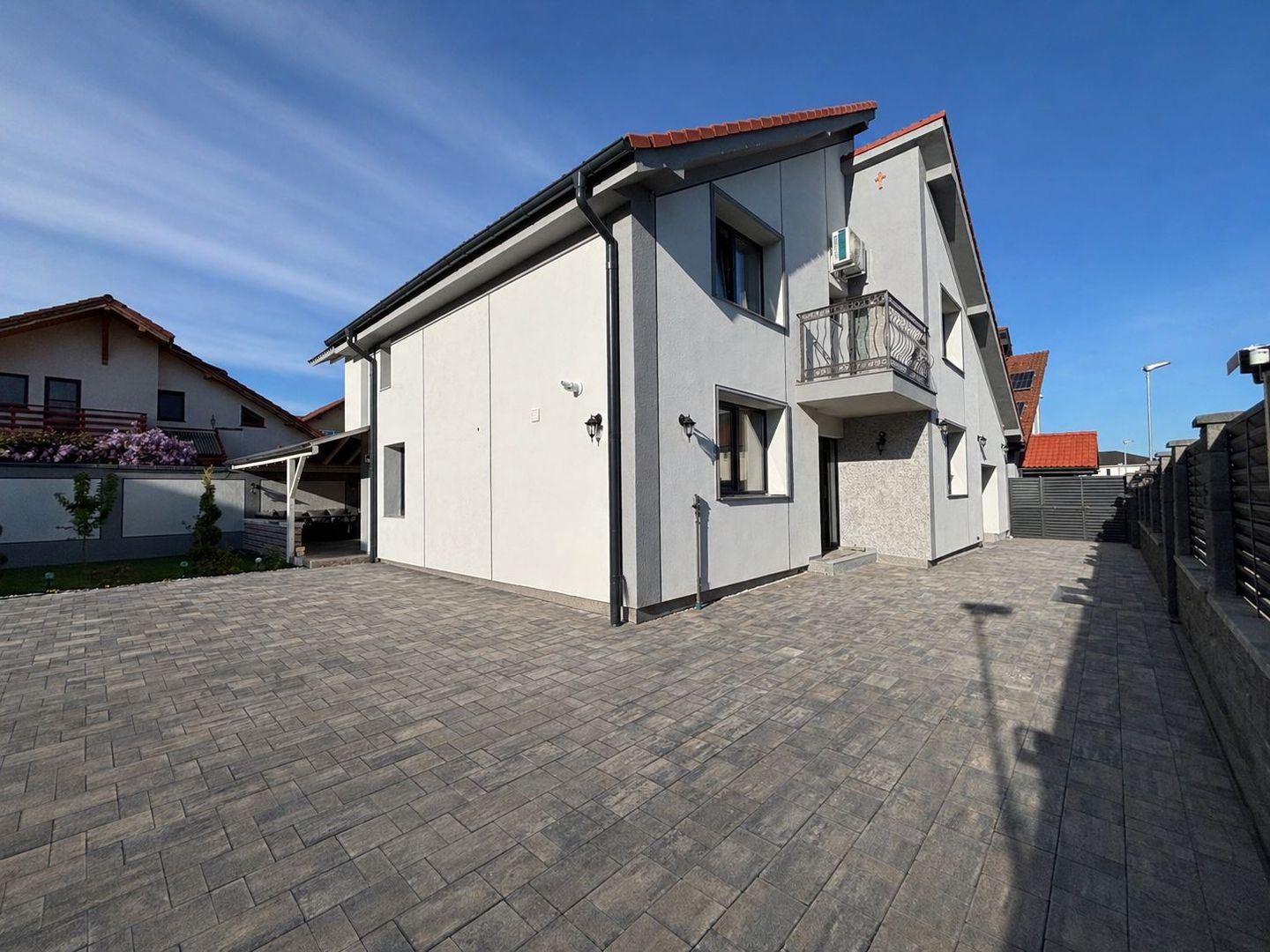 Casa INDIVIDUALA 6 camere, curte superba - zona Brana, Selimbar - Poză 4