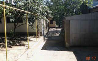 De vanzare  - casa cu 4 camere,  900 mp teren  - str. Razboieni. - Poză 5