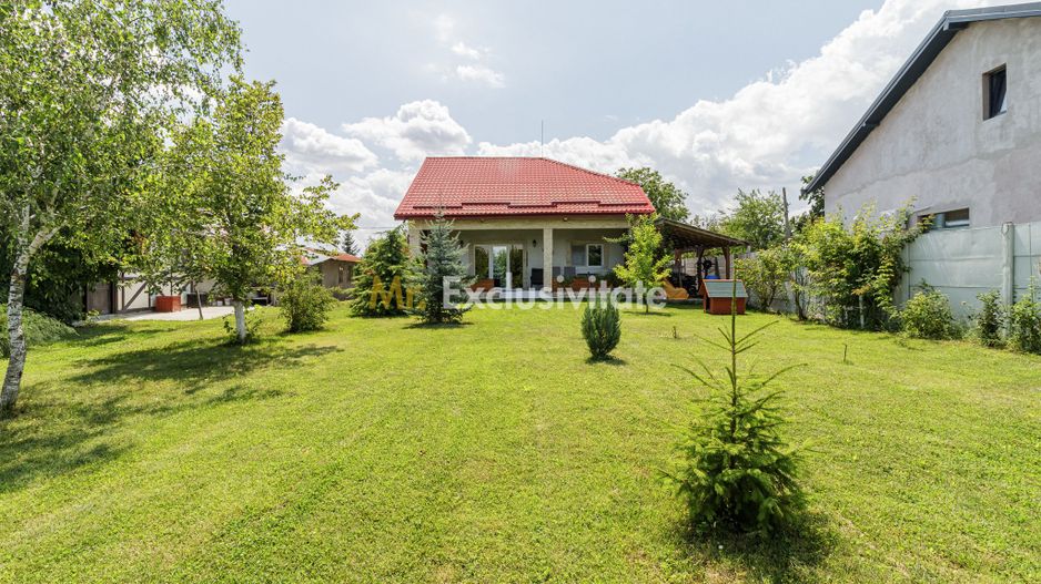 Casă de vânzare Tâncăbești cu grădină, aproape de lac - Poză 1
