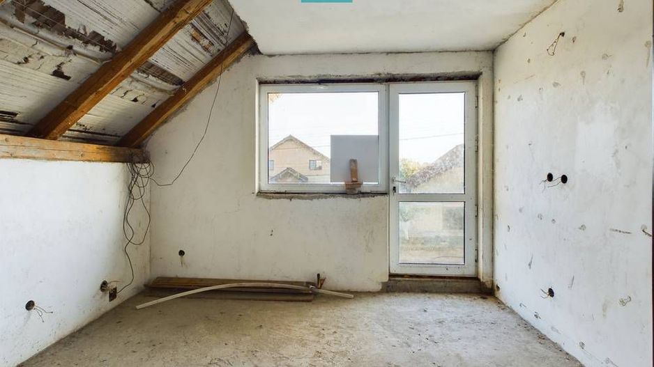 Casă/vilă cu 6 camere în Curtici - Poză 23