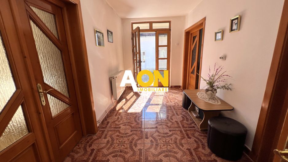 Casa de vanzare pretabila 2 familii, garaj, livada, comuna Pianu - Poză 20