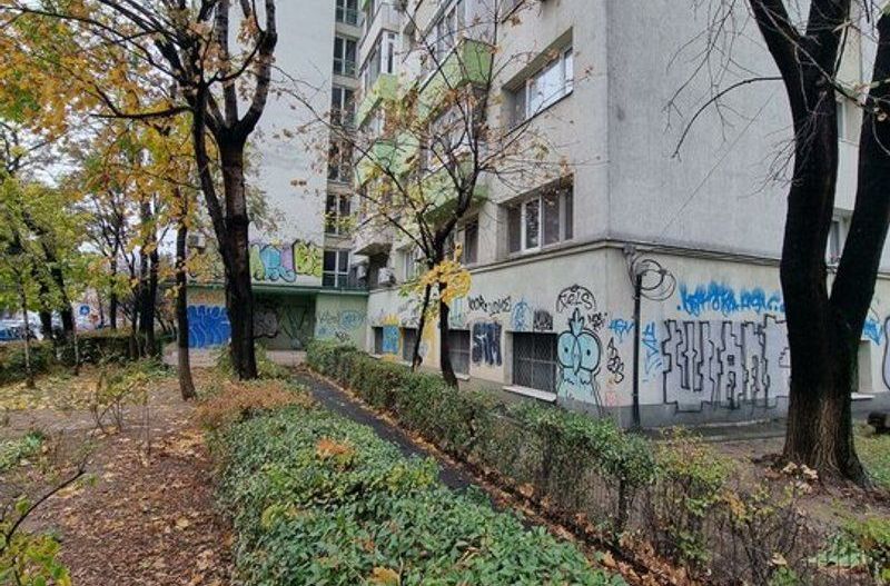 3 Cam Renovat Victoriei Iancu de Hunedoara Metrou Stradal Vedere Spate Lateral - Poză 7