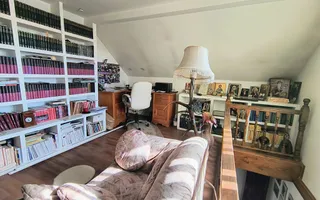 Casa perfectă pentru familie – curte, foișor cu grătar și garaj triplu - Poză 12