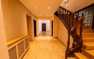 Vânzare vilă 22 camere, 883mp | Piscină privată - Poză 1