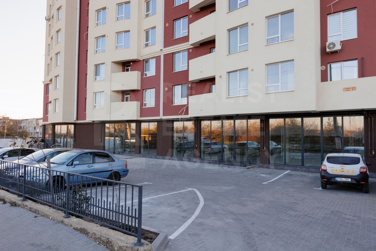 Chirie, spațiu comercial, Ialoveni - Poză 1