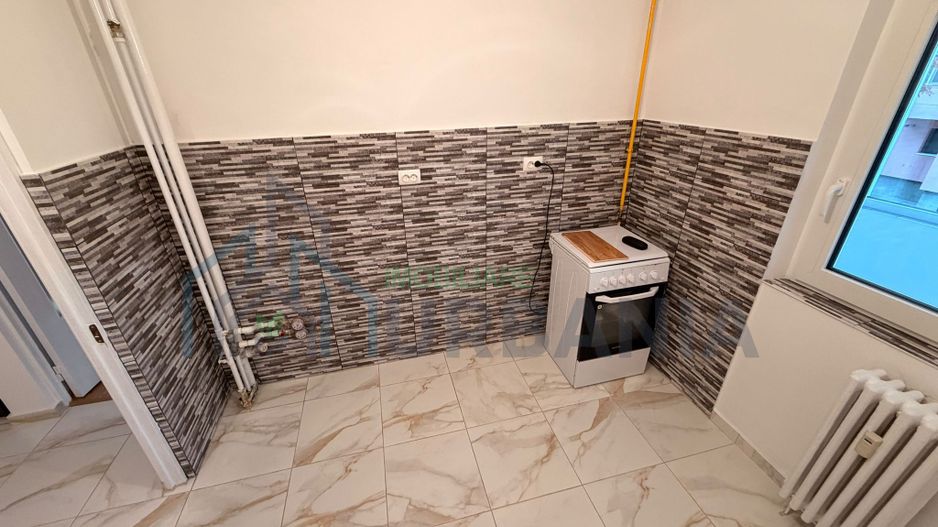 Apartament 2 camere decomandat, Nicolina, 52,5 mp - Poză 10