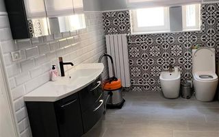 Apartament  deosebit amenajat LUX  boxa curte acces auto CENTRAL - Poză 15