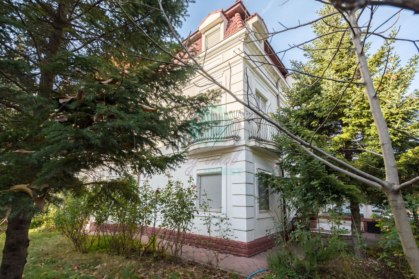 Vila spatioasa in zona Erou Iancu Nicolae - British School - Poză 2