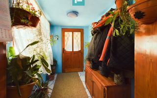 Casă cu front stradal generos Șeitin, județul Arad - Poză 10