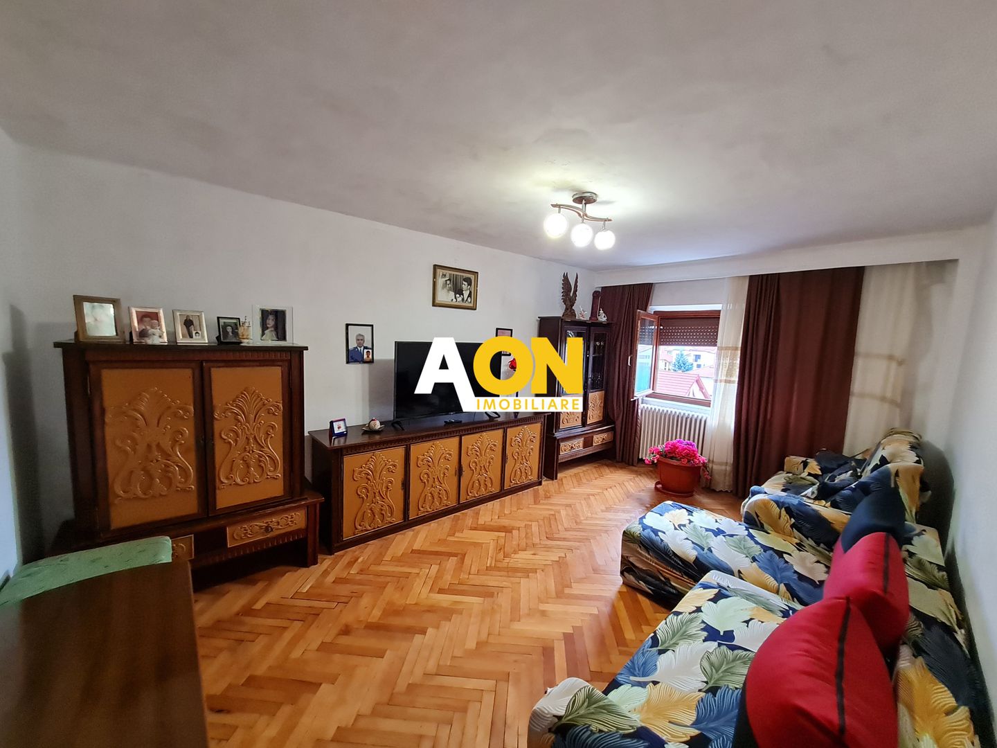 Apartament 3 camere, Decomandat, 69 mp, Zona Cetate - Poză 1