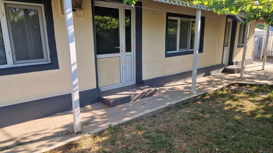 85.000 Euro- casa +magazin+garaj in com Smardan, sat Cismele, - Poză 1