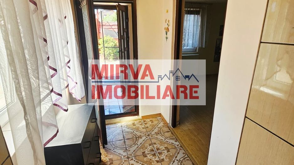 🏡 Casă spațioasă cu 9 camere în Strejnicu – pentru locuință, birouri - Poză 39