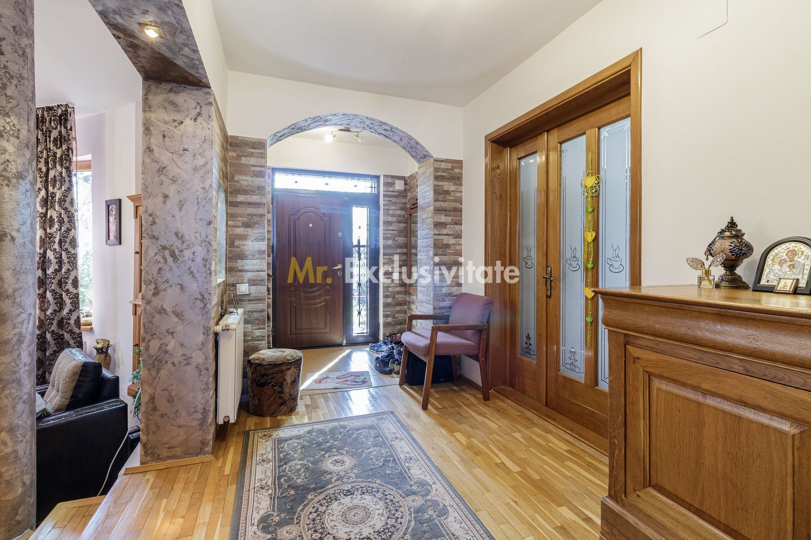 Vilă individuală cu 5 camere, piscină și curte generoasă | Mogoșoaia - Poză 6
