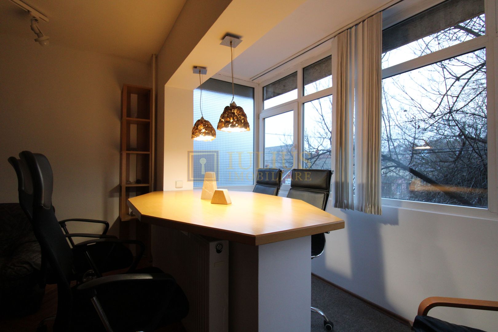 Decomandat, centrala pproprie, ideal pentru cei ce lucreaza de acasa. - Poză 9