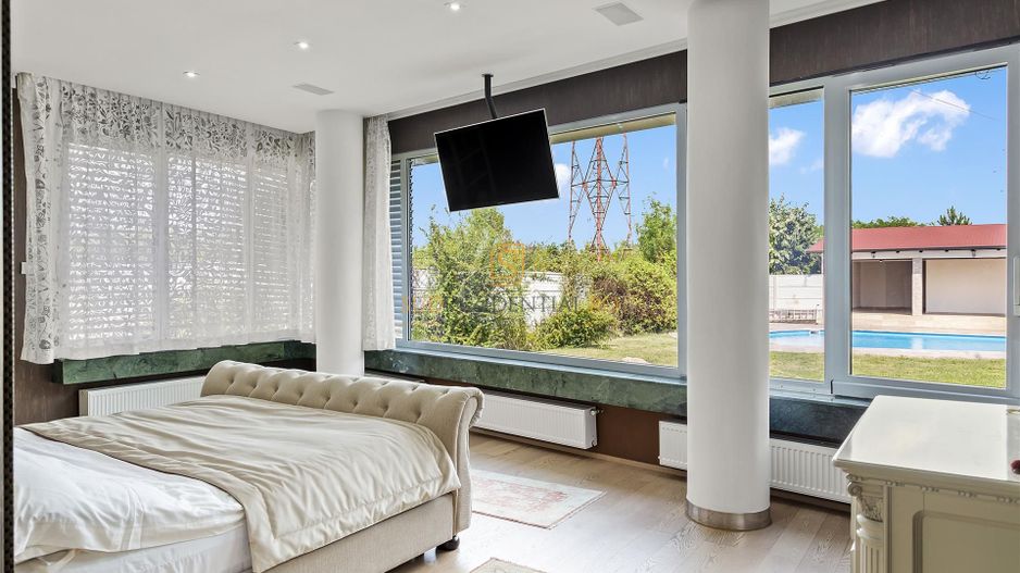 Vila exclusivista cu piscina, sauna si crama, 479.27 mp, langa padure - Poză 6