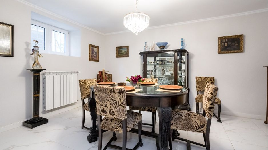 VILA REPREZENTATIVA ICOANEI - Poză 18