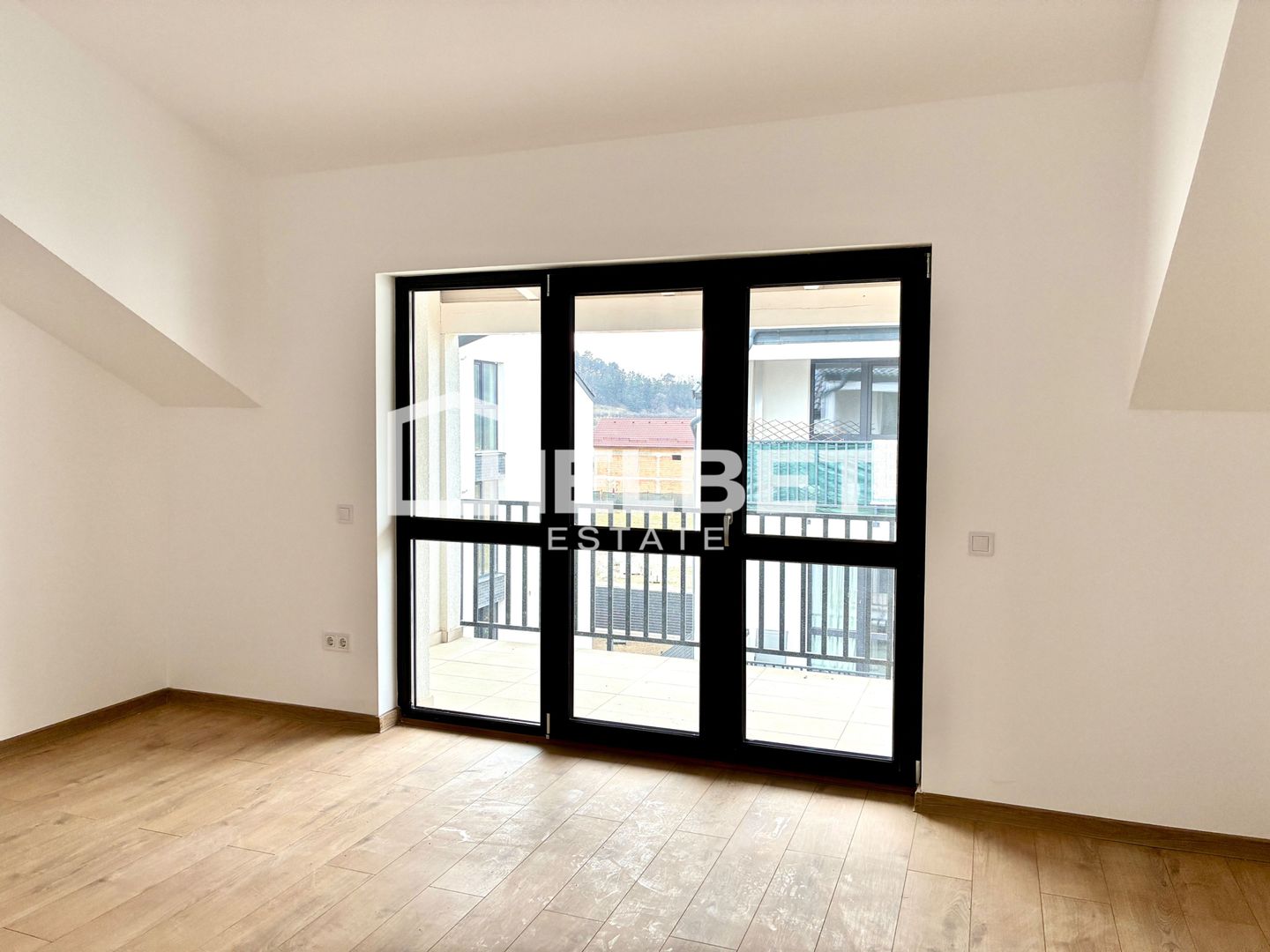 2 Camere / Parcare / Sanpetru / Finisat - Poză 4