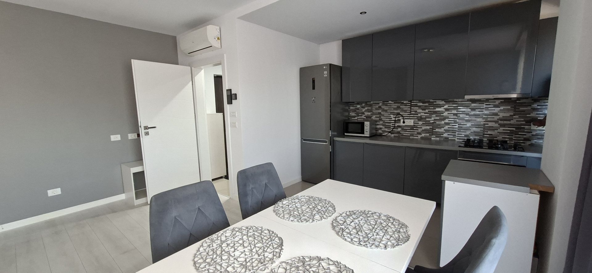 Apartament cu 2 camere + loc de parcare subteran - Aradului - Poză 5