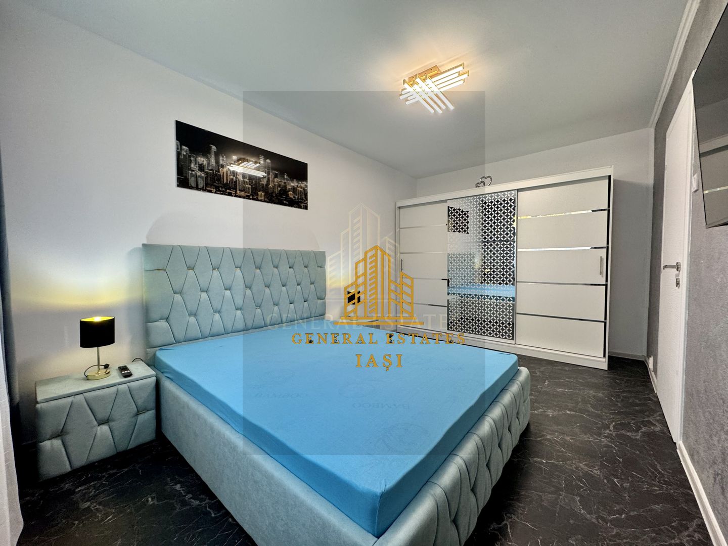 Vânzare apartament cu 2 camere 52 m.p. în Pod Roș - Poză 11