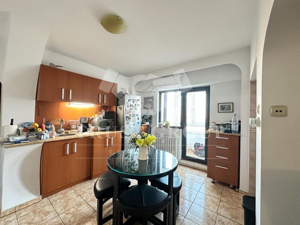 Apartament 4 camere Unirii | 1995 | decomandat | stradal | - Poză 11