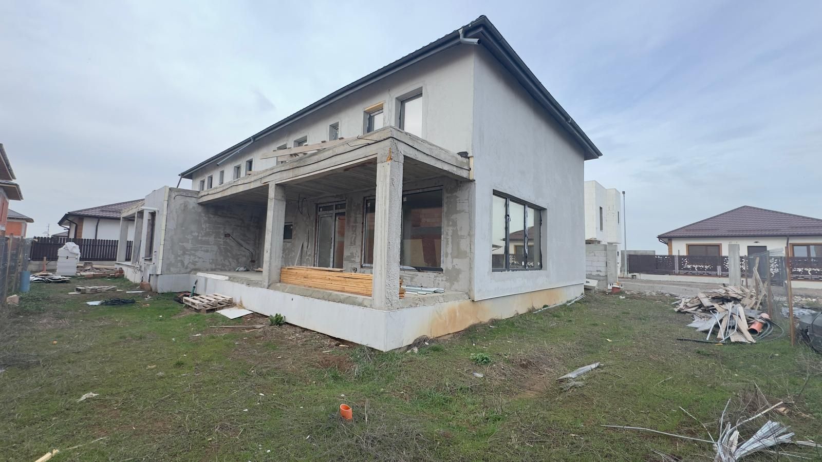 CASA SINGULARA, TOATE UTILITATILE, PREDARE LA CHEIE, COMISION 0% - Poză 1