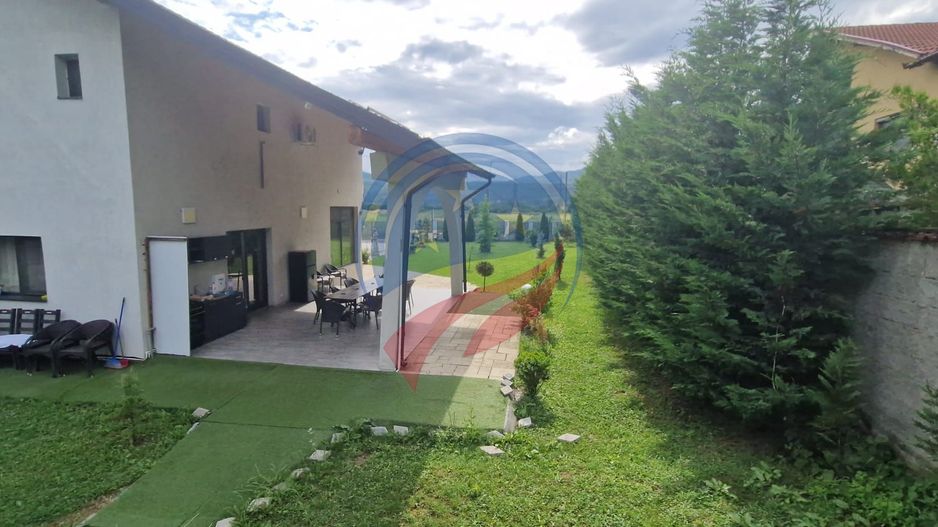 Pensiune  în Călimănești + 2 A-Frame - Teren 5.574 mp - Bonus Mercedes 350d - Poză 19