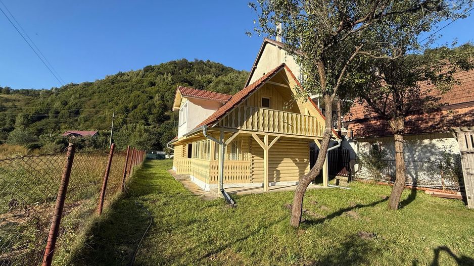 Casa de vacanta de vanzare pe Valea Lotrioarei - Poză 1