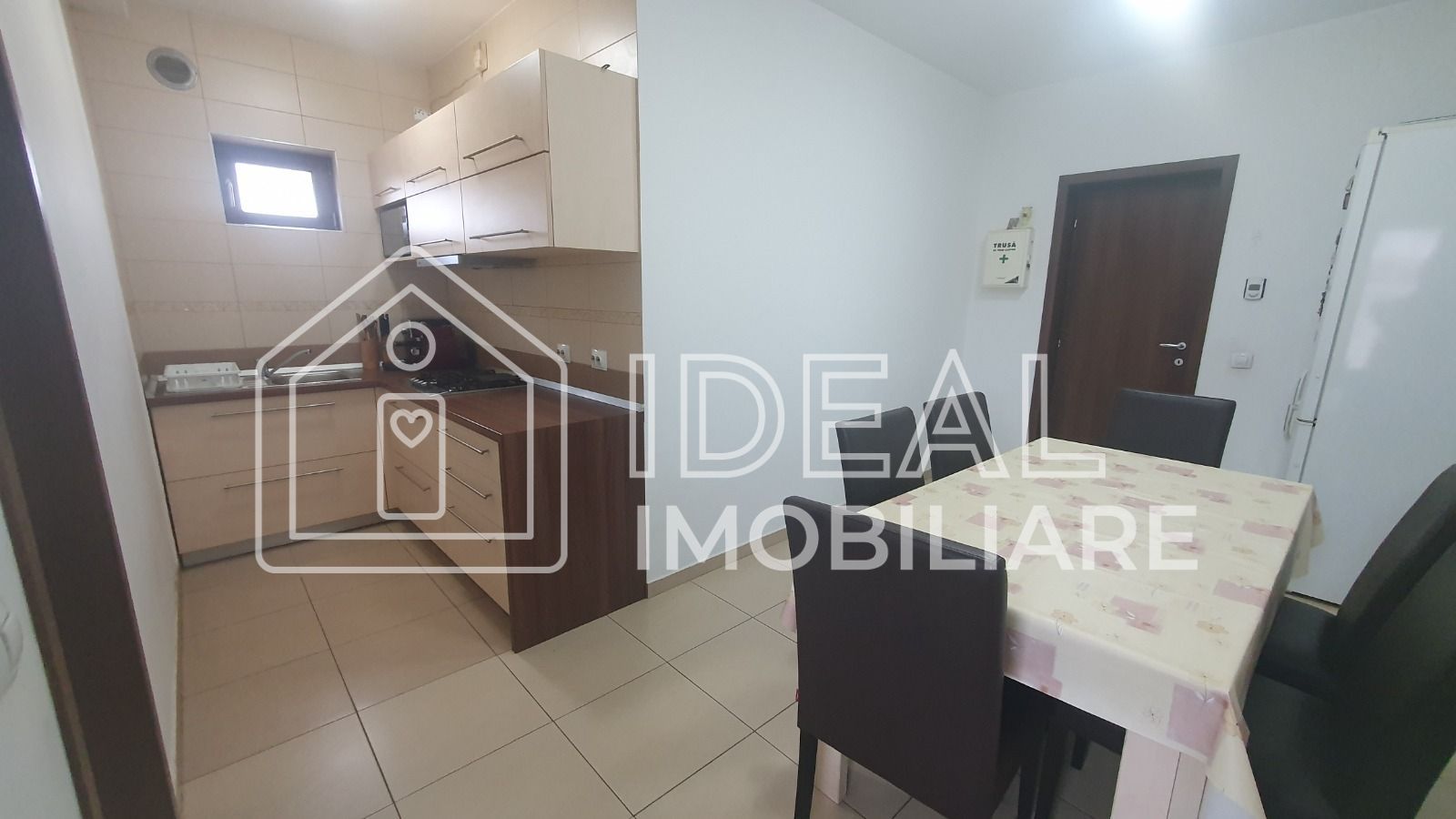 Vila Individuala cu 8 camere si gradina, in Selimbar - Poză 4